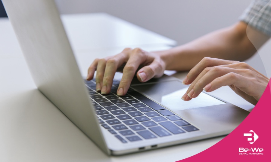 Analisi prompt per settore: come cambiano le ricerche online